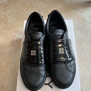 Men’s Givenchy sneakers
